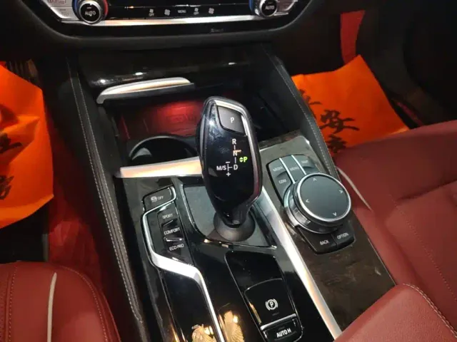 BMW 5 Series — Фото автомобиля 13