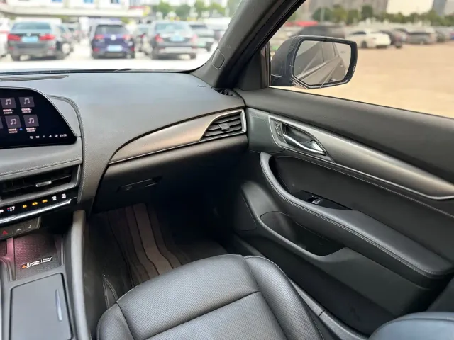 Cadillac CT5 — Фото автомобиля 14
