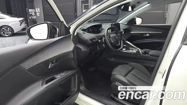 Peugeot 5008 2nd Gen — Фото автомобиля 15