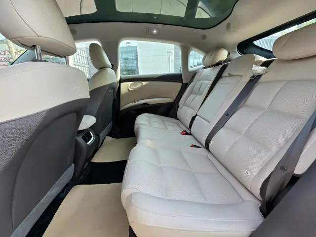 IM Motors LS6 — Фото автомобиля 12