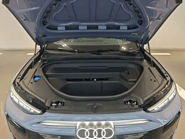 Audi Q6L e-tron — Фото автомобиля 19