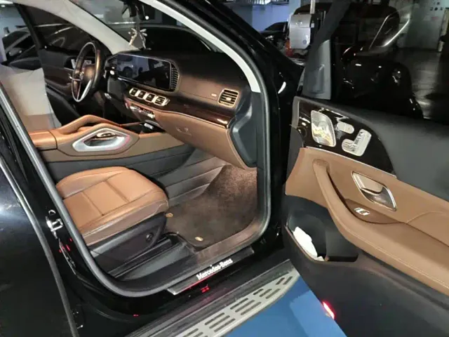 Mercedes-Benz GLE-Class — Фото автомобиля 12