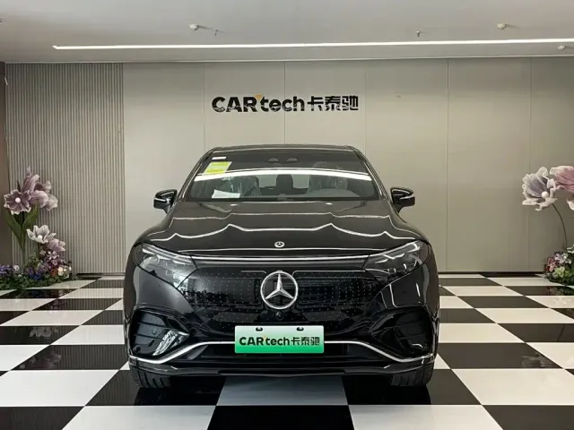 Mercedes-Benz Mercedes-Benz EQS SUV 2025 Model 500 4MATIC — Фото автомобиля 2