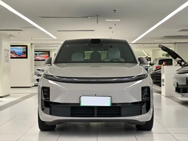 Li Auto L6 — Фото автомобиля 2