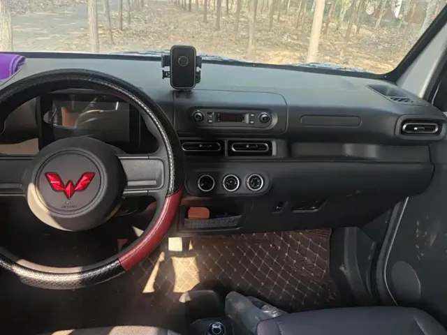 Wuling Zhiguang NEV — Фото автомобиля 12