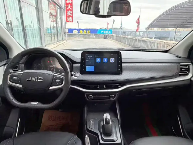 JMC Vigus 7 — Фото автомобиля 8