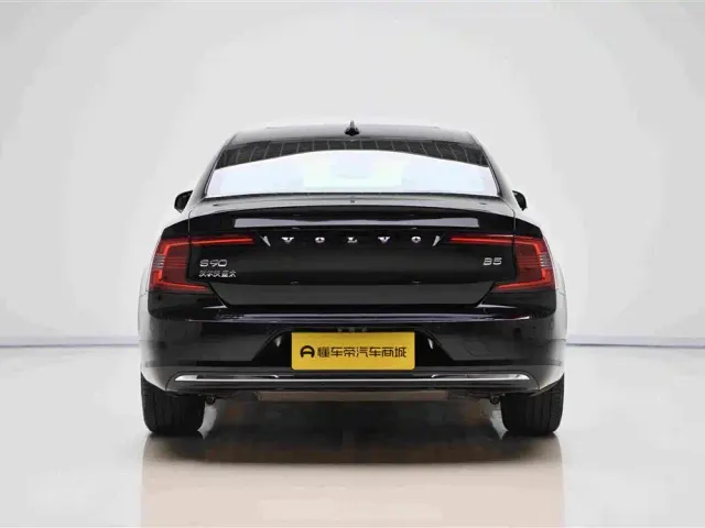 Volvo S90 — Фото автомобиля 5