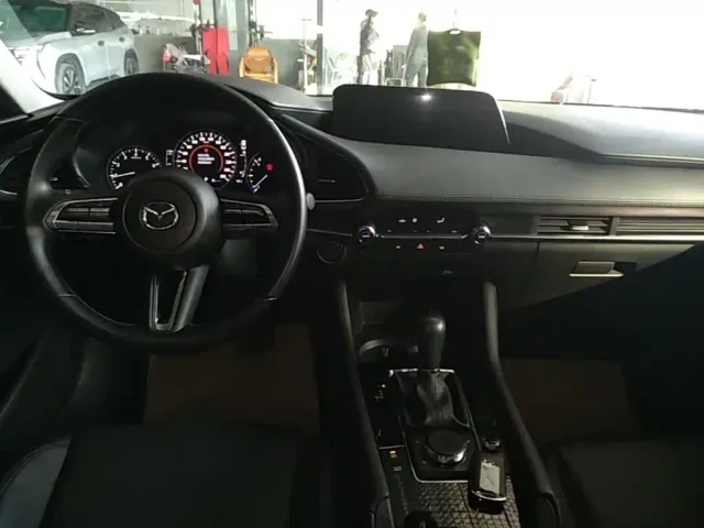 Mazda Axela — Фото автомобиля 9