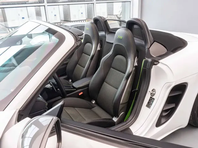 Porsche 718 — Фото автомобиля 8
