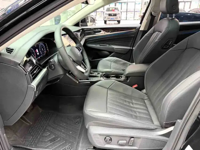 Volkswagen Passat — Фото автомобиля 7