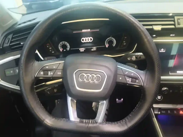 Audi Q3 — Фото автомобиля 10