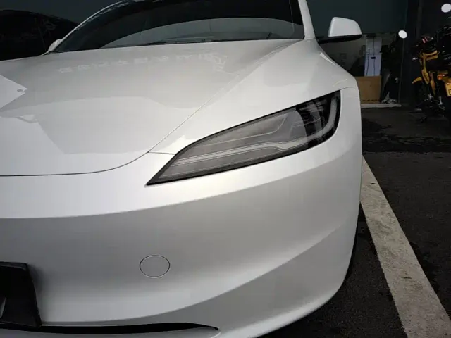Tesla Model 3 — Фото автомобиля 23