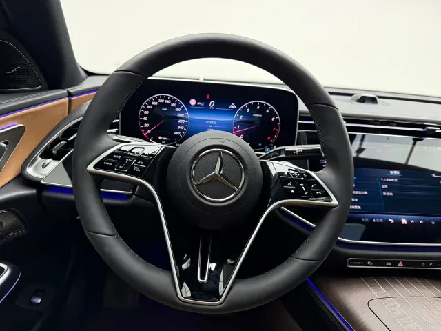 Mercedes-Benz E-Class — Фото автомобиля 9