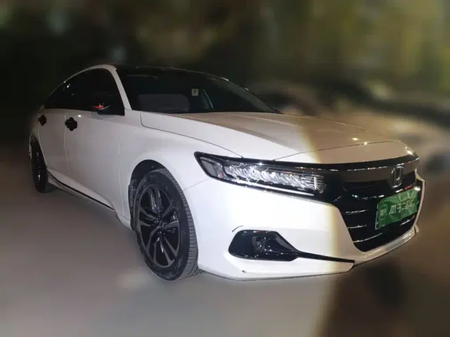 Honda Accord — Фото автомобиля 3