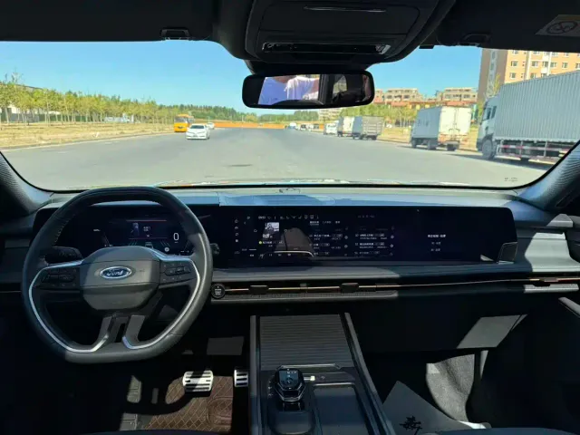 Ford Edge — Фото автомобиля 6