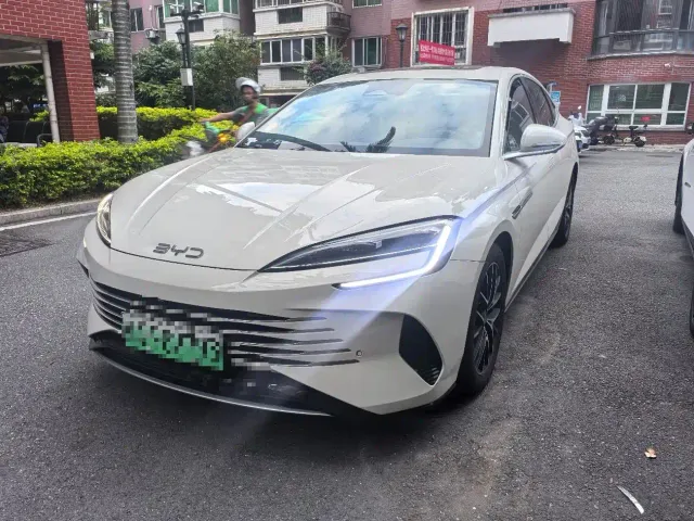 BYD Seal 07 DM-i — Фото автомобиля 2
