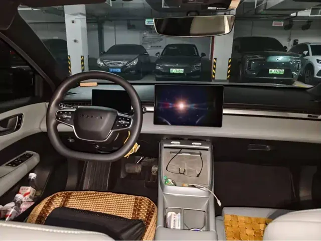 Roewe D6 — Фото автомобиля 6