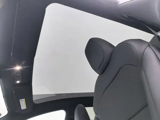 Tesla Model Y — Фото автомобиля 14