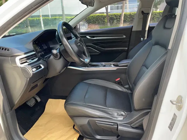 Geely Emgrand — Фото автомобиля 8