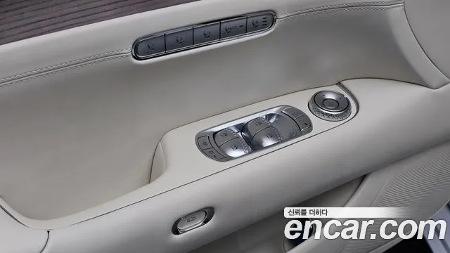 Genesis G90 — Фото автомобиля 27