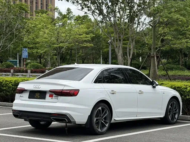 Audi A4L — Фото автомобиля 7