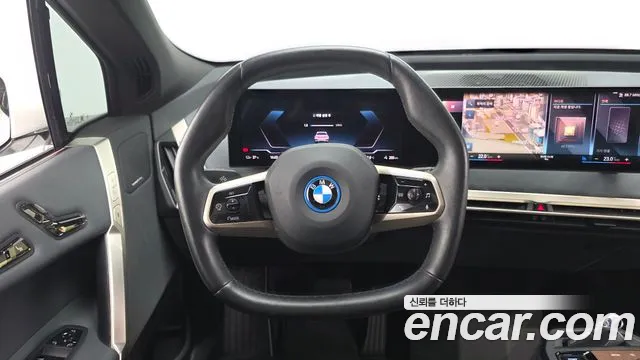 BMW iX — Фото автомобиля 14