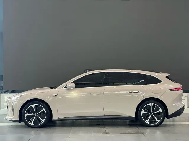 Nio ET5 Touring — Фото автомобиля 7