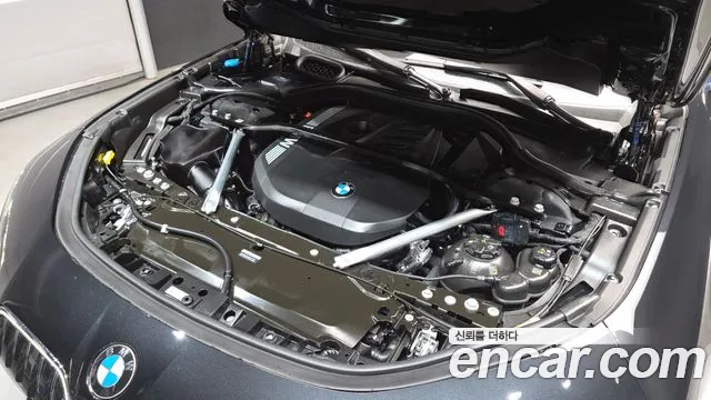 BMW 7-Series 7 серия (G70) 740i xDrive M Sport — Фото автомобиля 6
