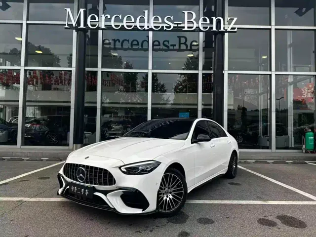 Фотография автомобиля — Mercedes-Benz C-Class