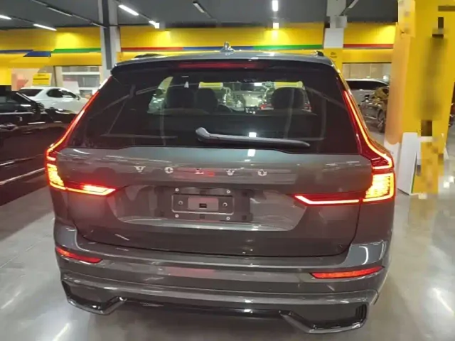 Volvo XC60 — Фото автомобиля 5