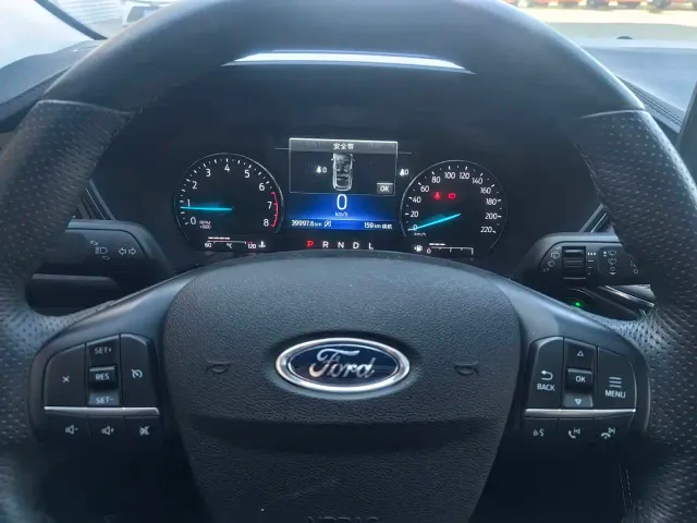 Ford Escape — Фото автомобиля 13