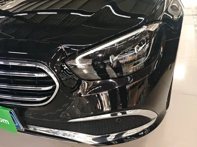 Mercedes-Benz E-Class — Фото автомобиля 23