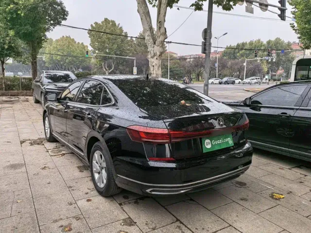 Volkswagen Passat — Фото автомобиля 4