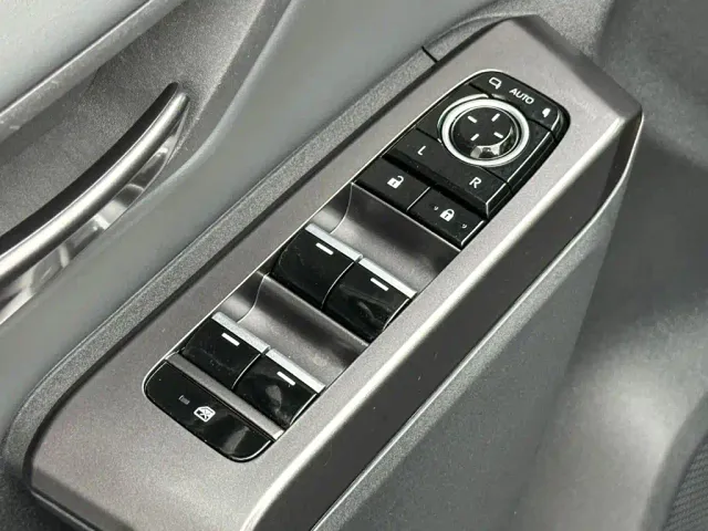 Toyota RAV4 — Фото автомобиля 12