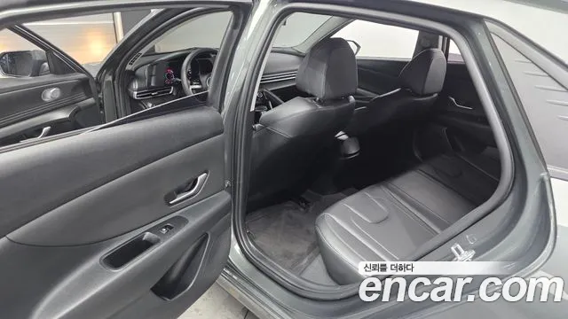 Hyundai AVANTE Avante (CN7) — Фото автомобиля 11