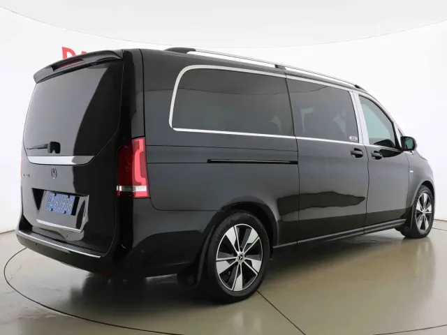 Mercedes-Benz V-Class — Фото автомобиля 14