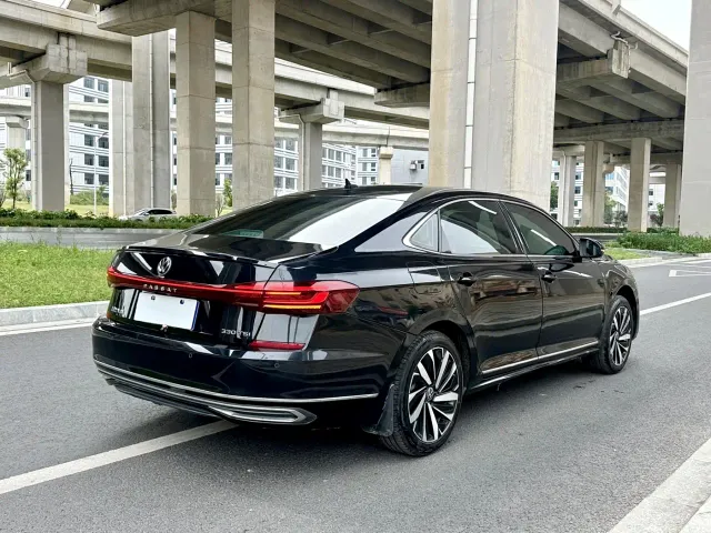 Volkswagen Passat — Фото автомобиля 9