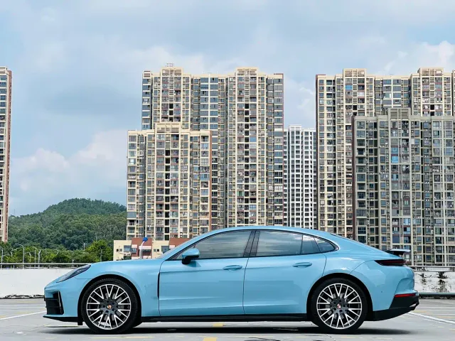 Porsche Panamera — Фото автомобиля 12