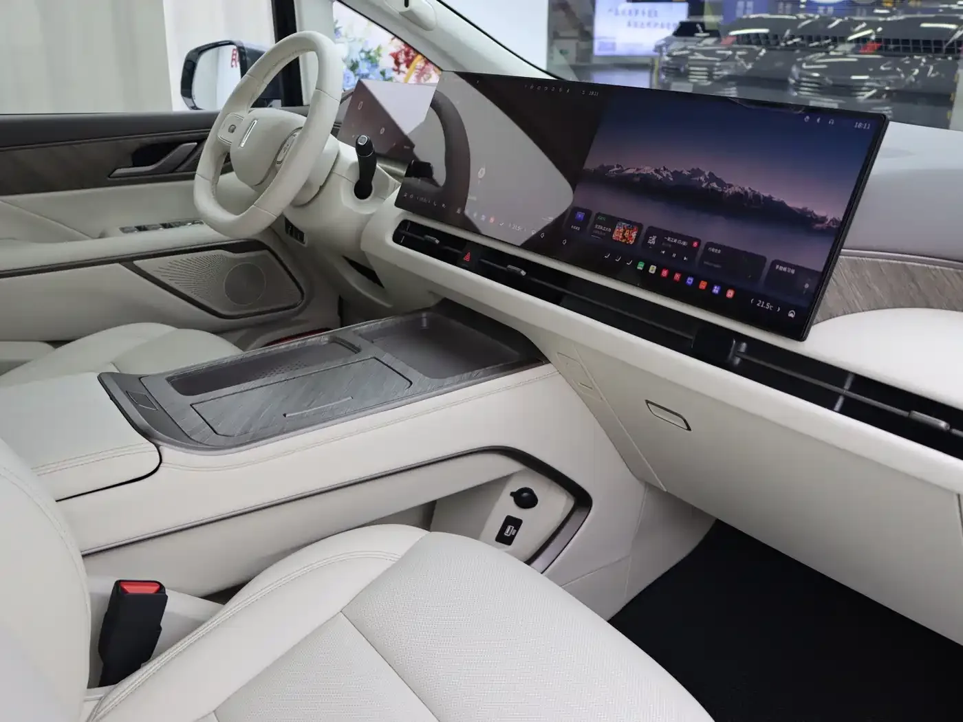 WEY WEY Alpine 2025 AWD Alpine 8 — Фото автомобиля 9