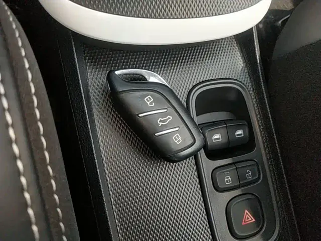 Roewe Clever — Фото автомобиля 16