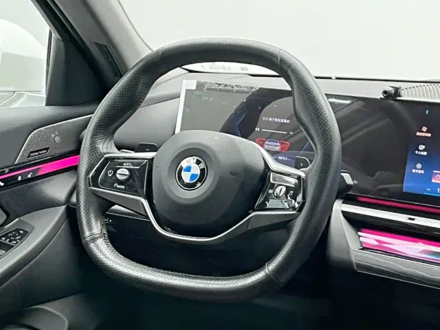 BMW 5 Series — Фото автомобиля 22