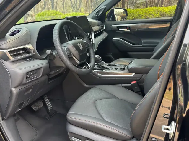Toyota Crown Kluger — Фото автомобиля 7