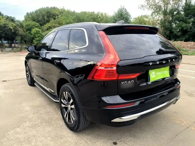 Volvo XC60 — Фото автомобиля 4