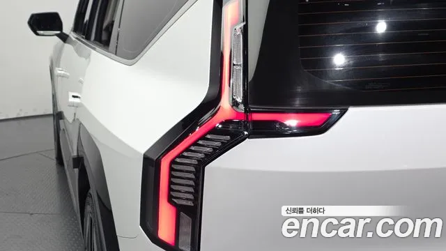 Kia EV9 — Фото автомобиля 8