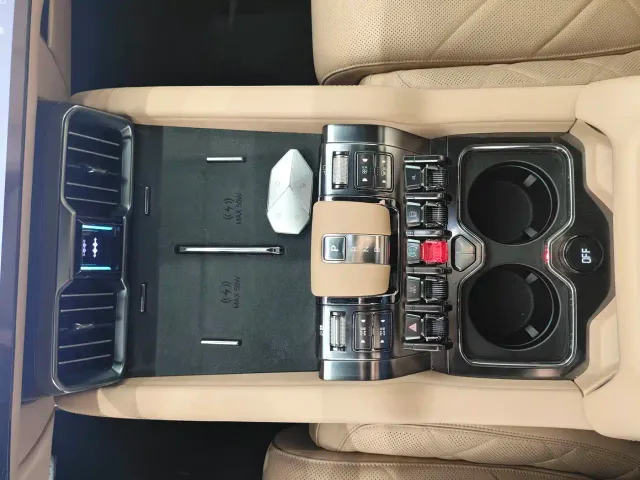 BYD FangChengBao Leopard 8 — Фото автомобиля 14