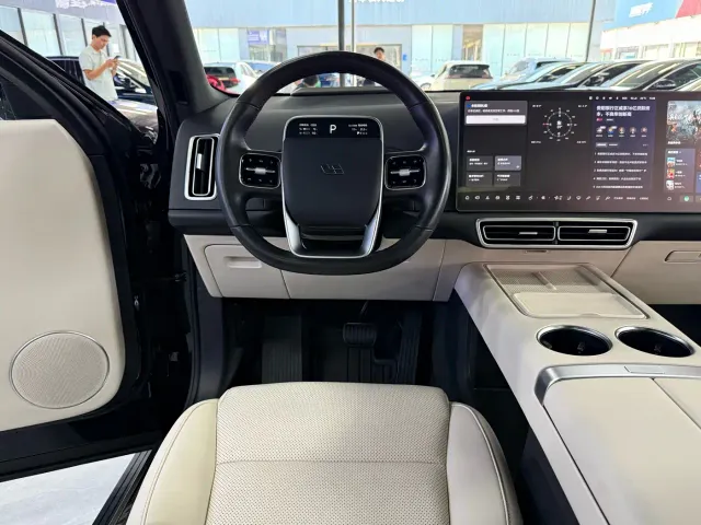 Li Auto L9 — Фото автомобиля 8