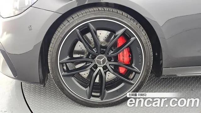 Mercedes-Benz E-Class — Фото автомобиля 4