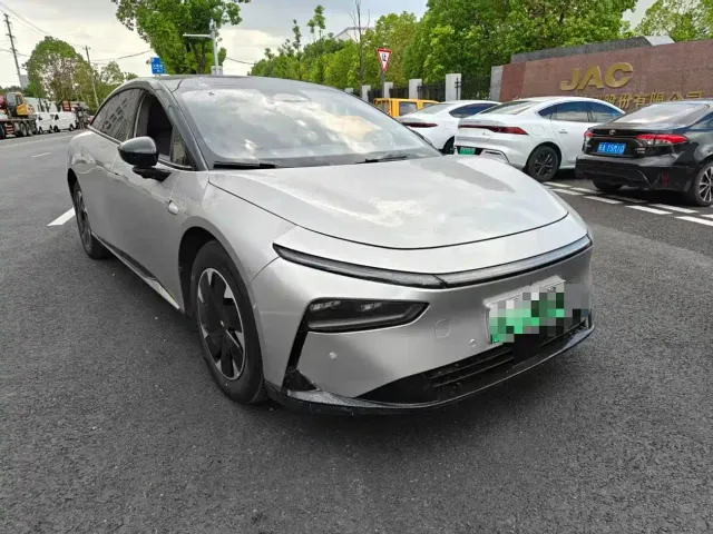 Xpeng P7+ — Фото автомобиля 3