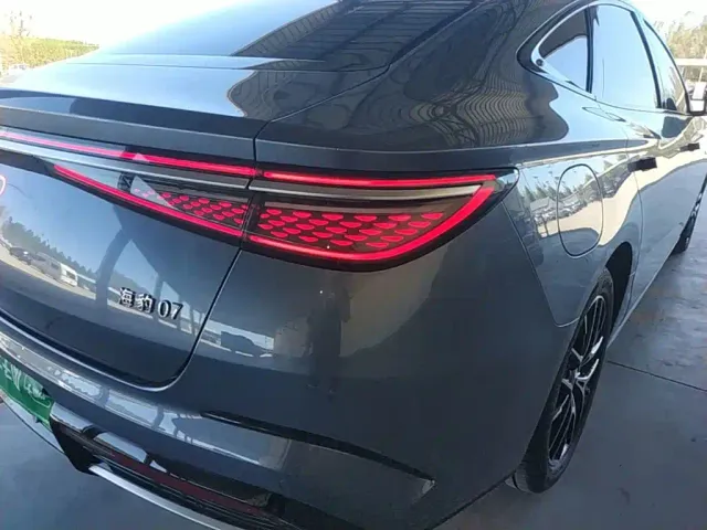 BYD Seal 07 DM-i — Фото автомобиля 7