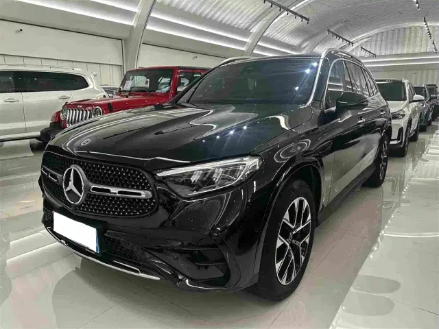 Фотография автомобиля — Mercedes-Benz GLC-Class
